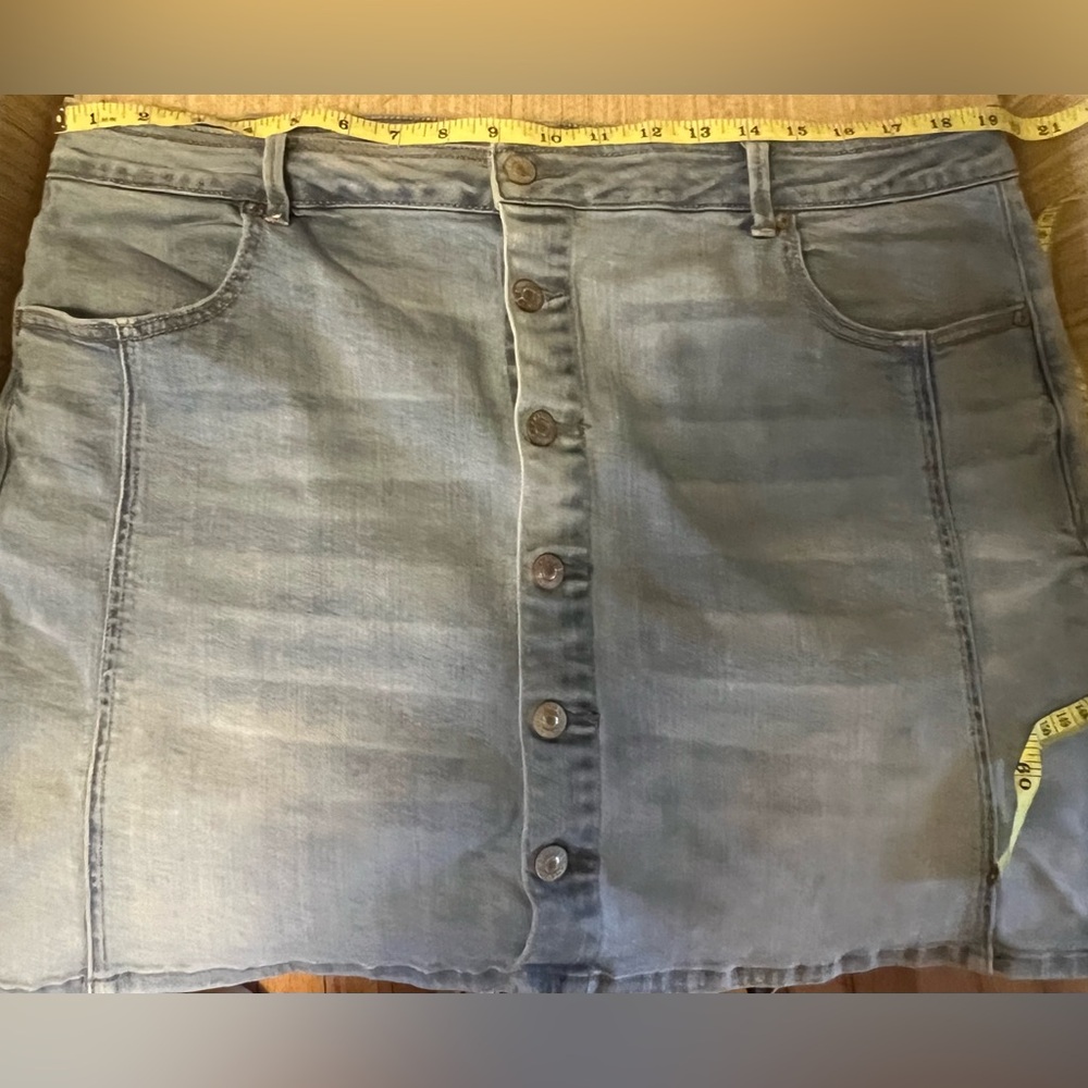 American Eagle Hi-rise A-line stretch denim button front skirt with pockets